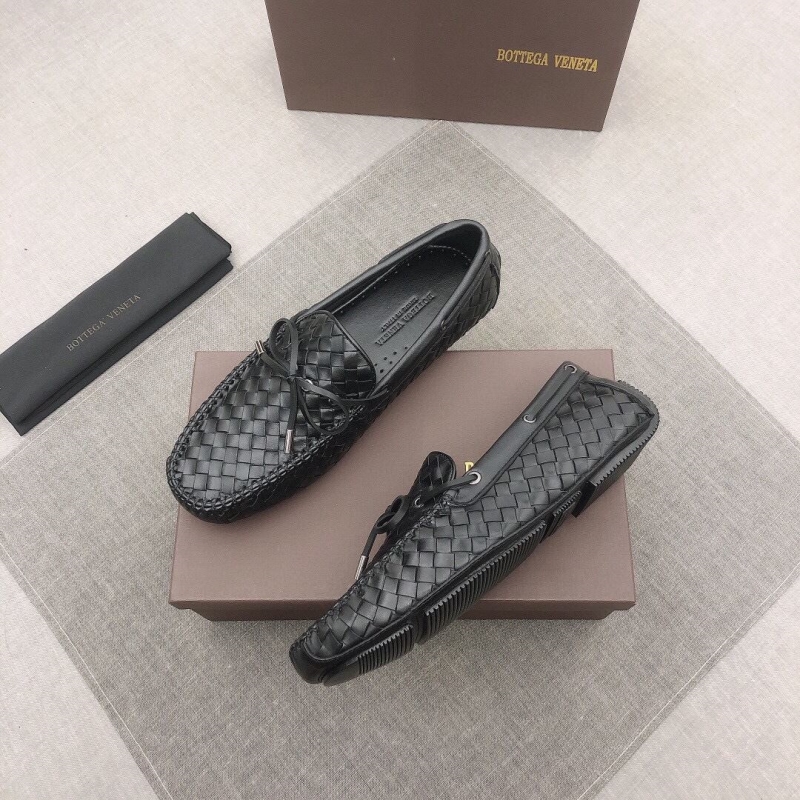 bo*te*ga Ve*ne*ta leather shoes